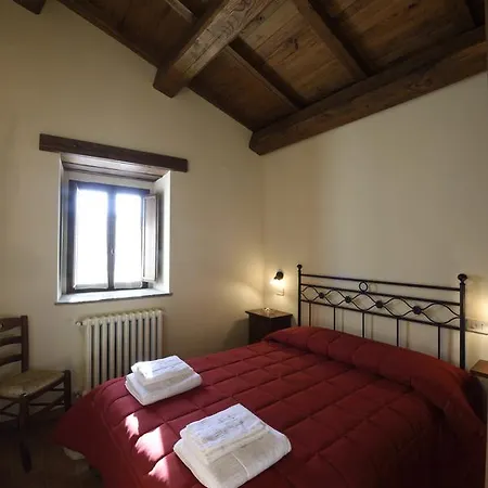 Borgotufi Albergo Diffuso Castel del Giudice Esterno foto