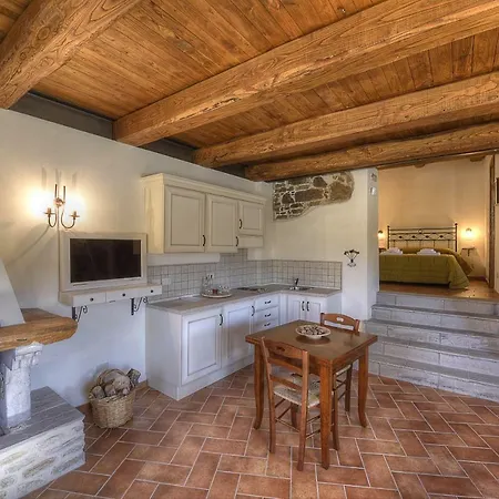Borgotufi Albergo Diffuso Castel del Giudice Esterno foto