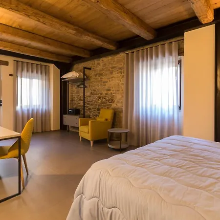 Borgotufi Albergo Diffuso Castel del Giudice Esterno foto