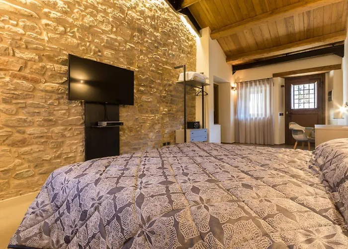 Borgotufi Albergo Diffuso